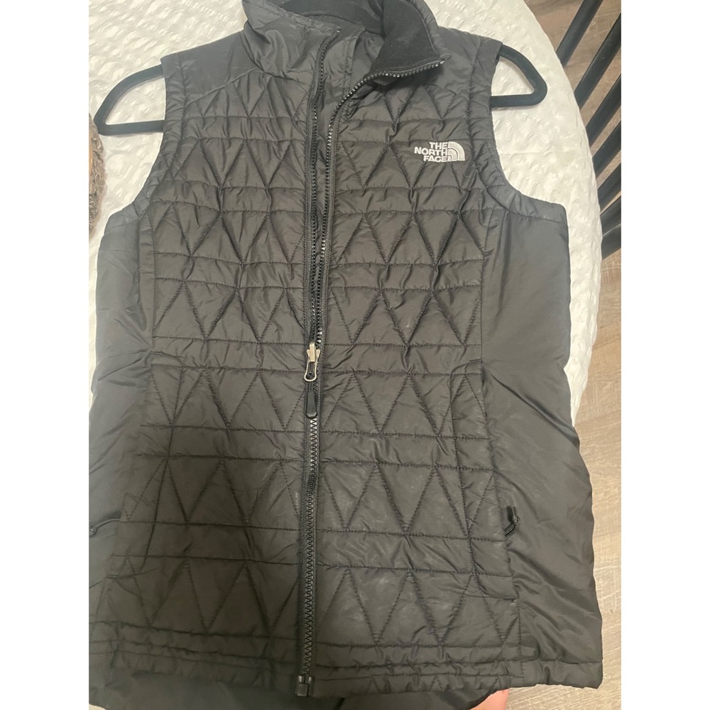 North face vest size XS